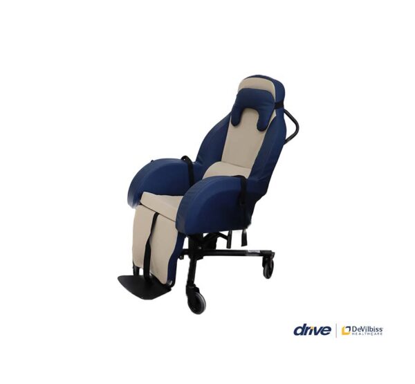 Le fauteuil coquille CLUB peut s'incliner mécaniquement, idéal pour les patients immobilisés à domicile.